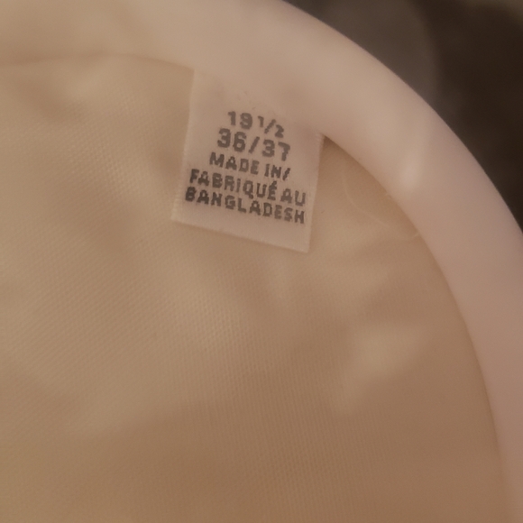 Men's VanHeusen long sleeve white dress shirt - Picture 5 of 7